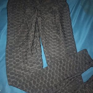 Medium -Black scrunch bottom leggings. Never worn